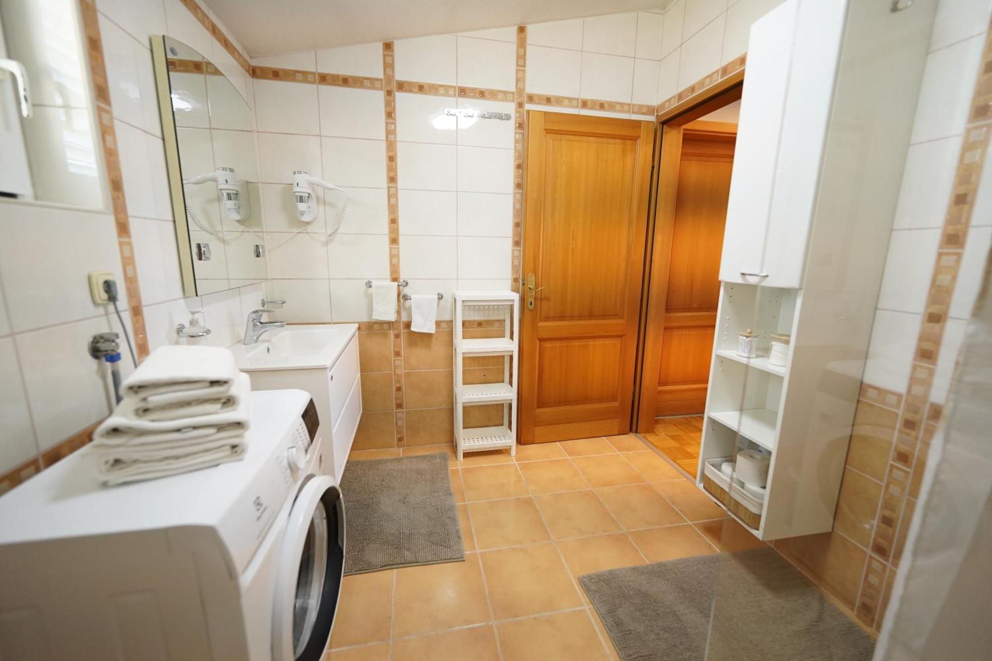 Apartments Loncar-Near Zrce Beach 诺瓦利娅 外观 照片